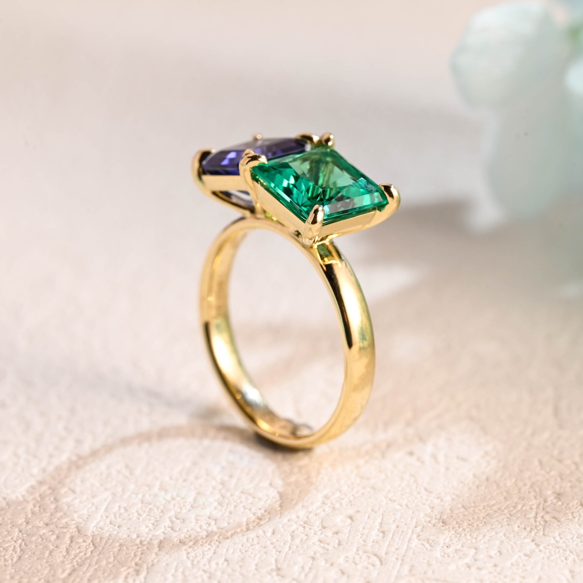 lab-grown-gemstone-toi-et-moi-engagement-ring