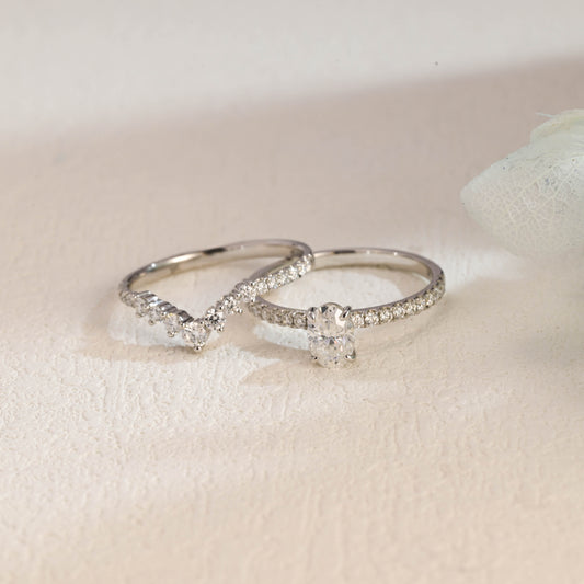 solid-gold-oval-cut-bridal-set-moissanite-engagement-ring-set