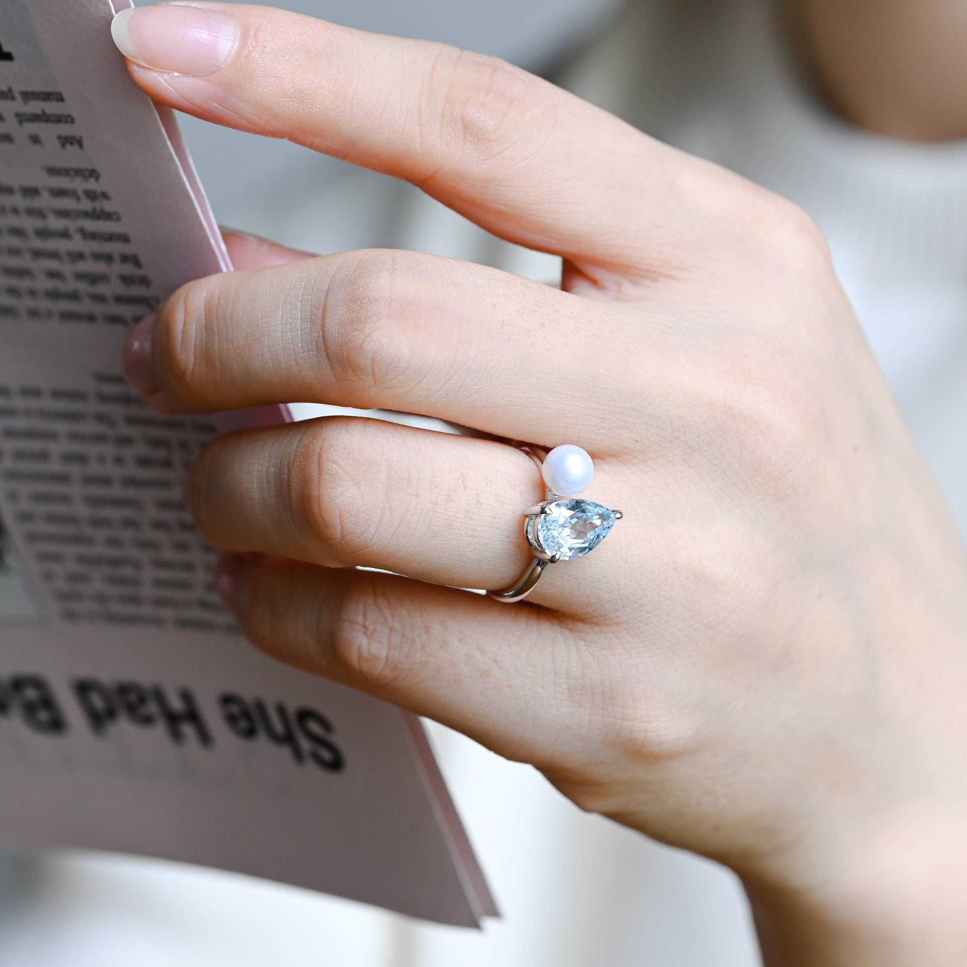 solid-gold-lab-grown-sapphire-ring-pearl-ring