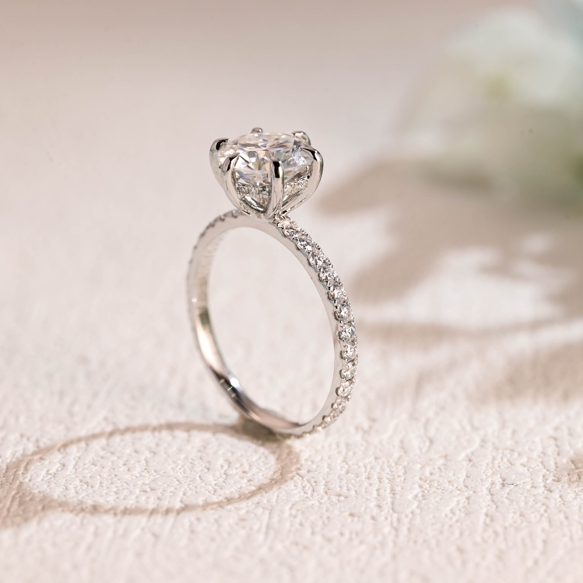 full-pave-round-cut-moissanite-ring-engagement-ring-wedding-ring