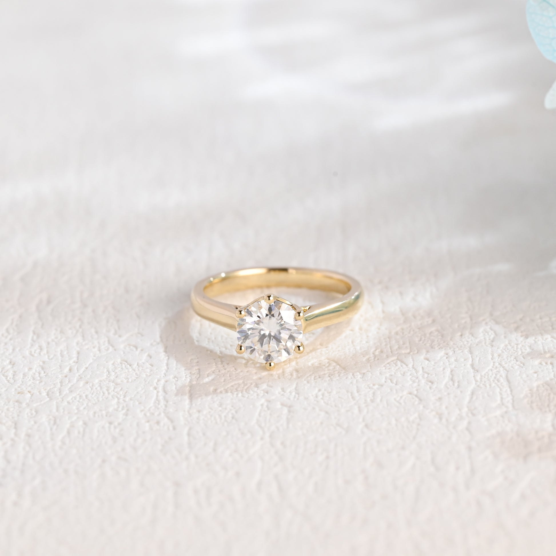 causyou-solid-gold-lotus-setting-round-cut-moissanite-engagement-ring