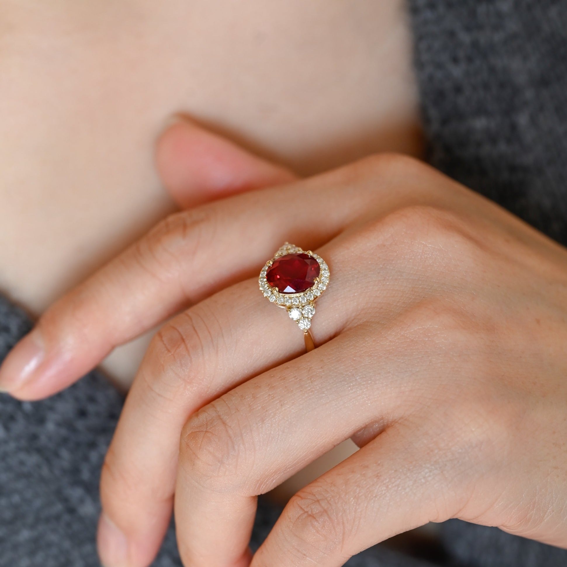 solid-gold-oval-cut-lab-grown-ruby-engagement-ring