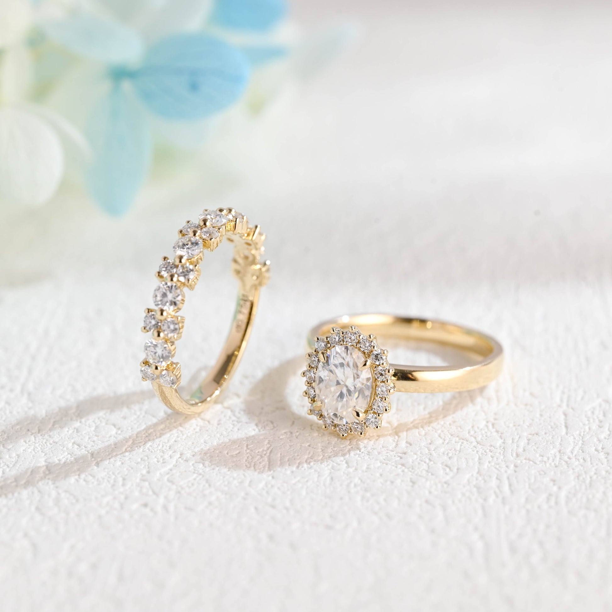 solid-gold-thick-band-oval-cut-moissanite-ring-set