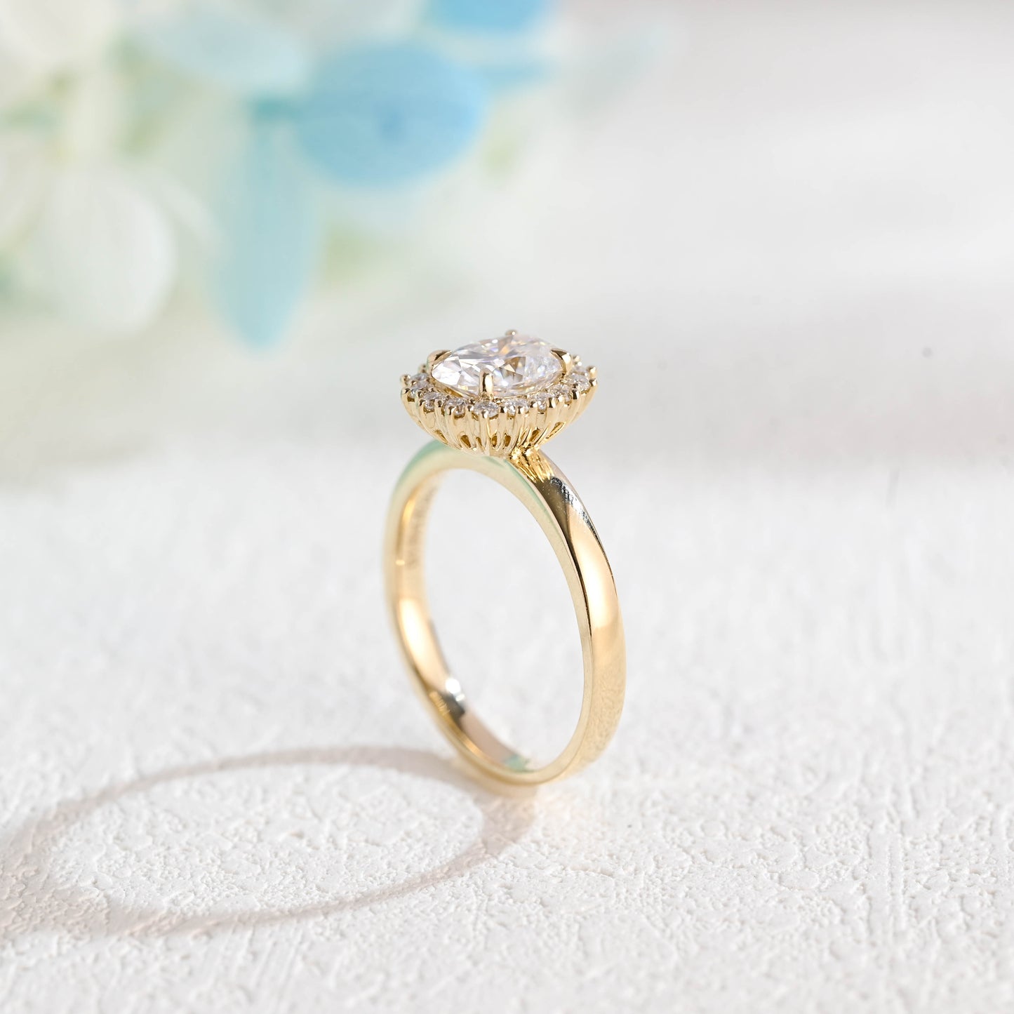 causyou-solid-gold-starburst-halo-oval-cut-moissanite-engagement-ring