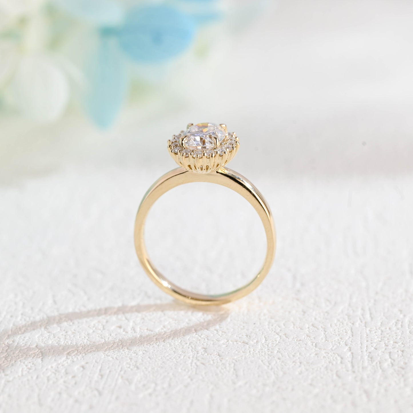 causyou-solid-gold-starburst-halo-oval-cut-moissanite-engagement-ring