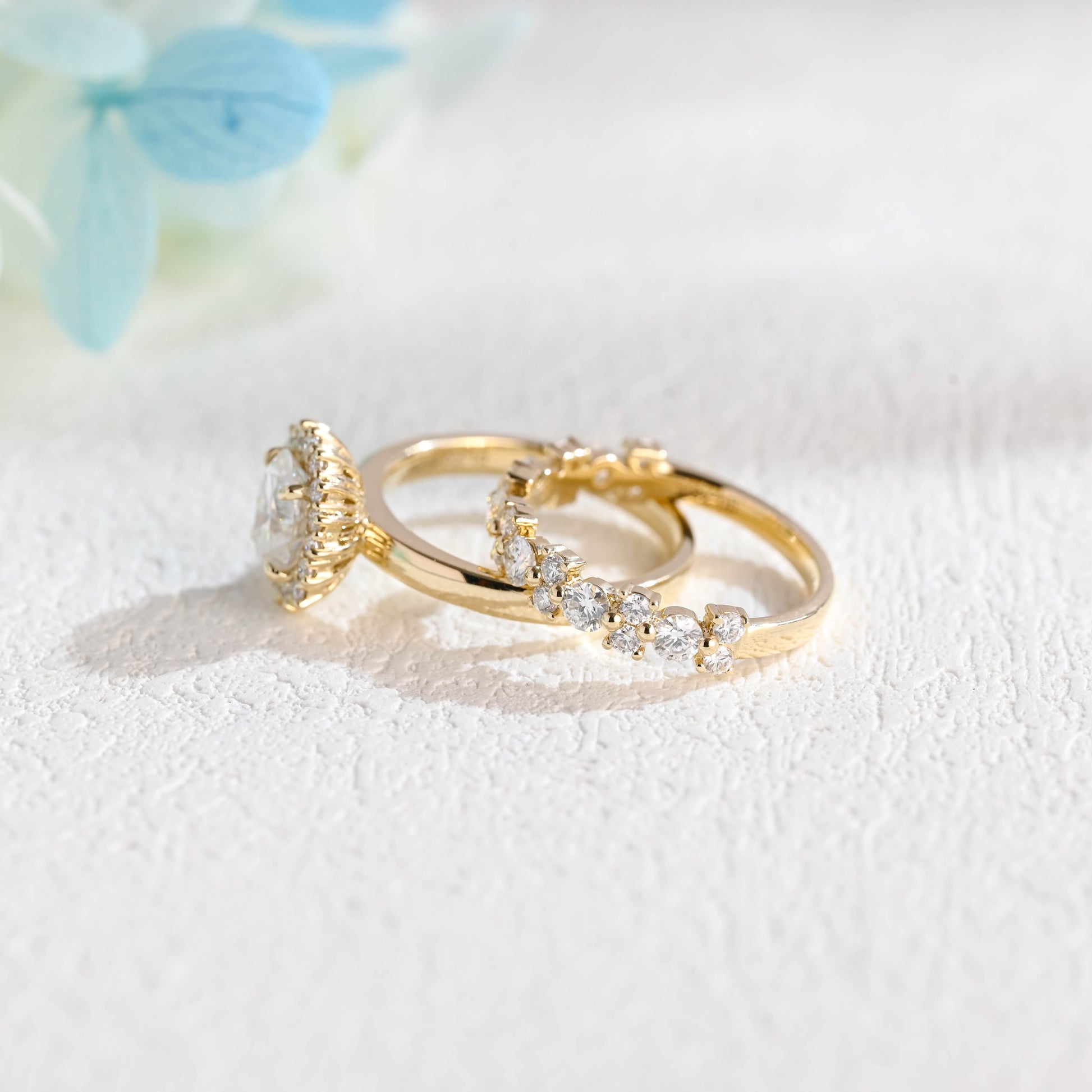 solid-gold-thick-band-oval-cut-moissanite-ring-set