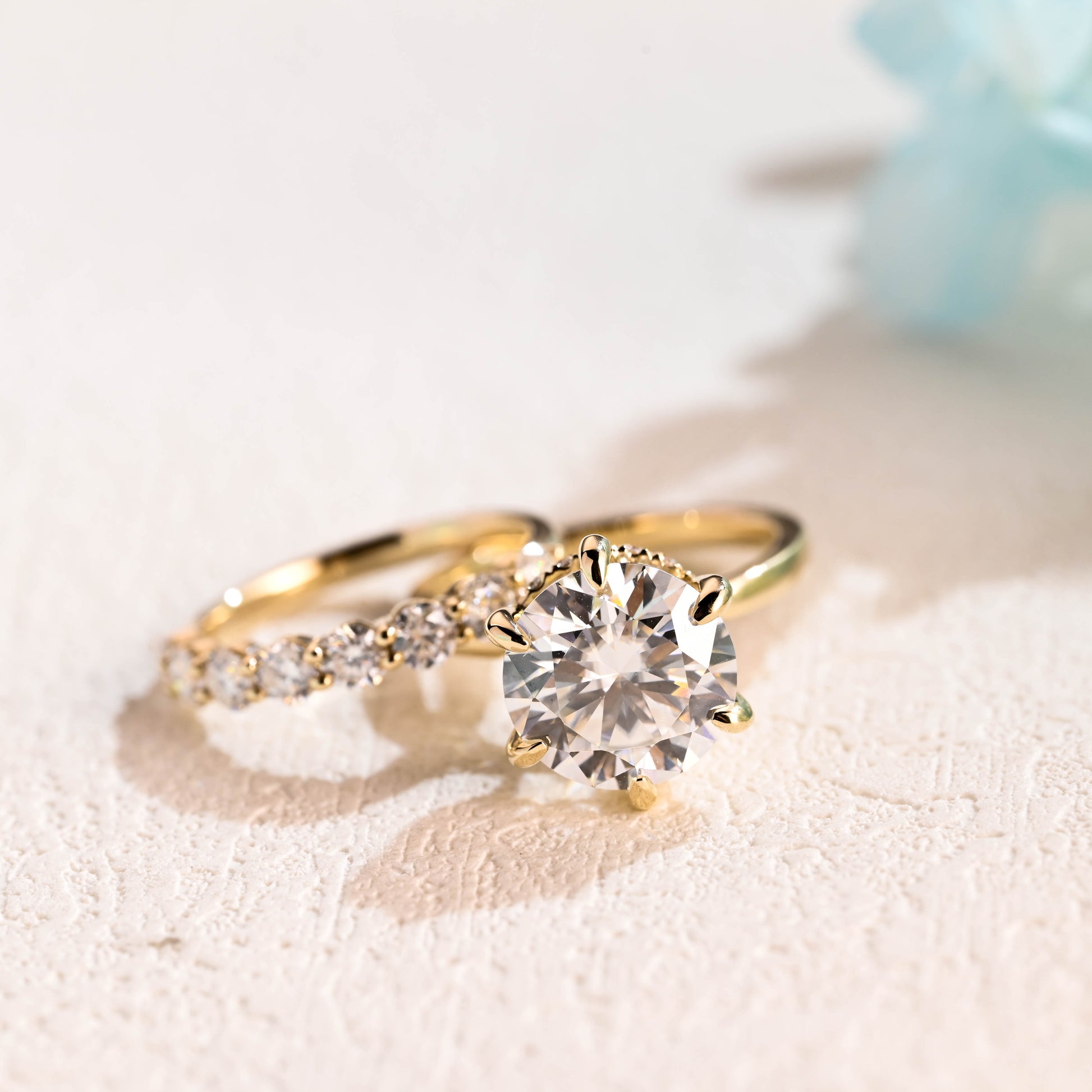 Round-Cut-Moissanite-Engagement-Ring-Set-Wedding-Ring-Set-Bridal-Set-Gift