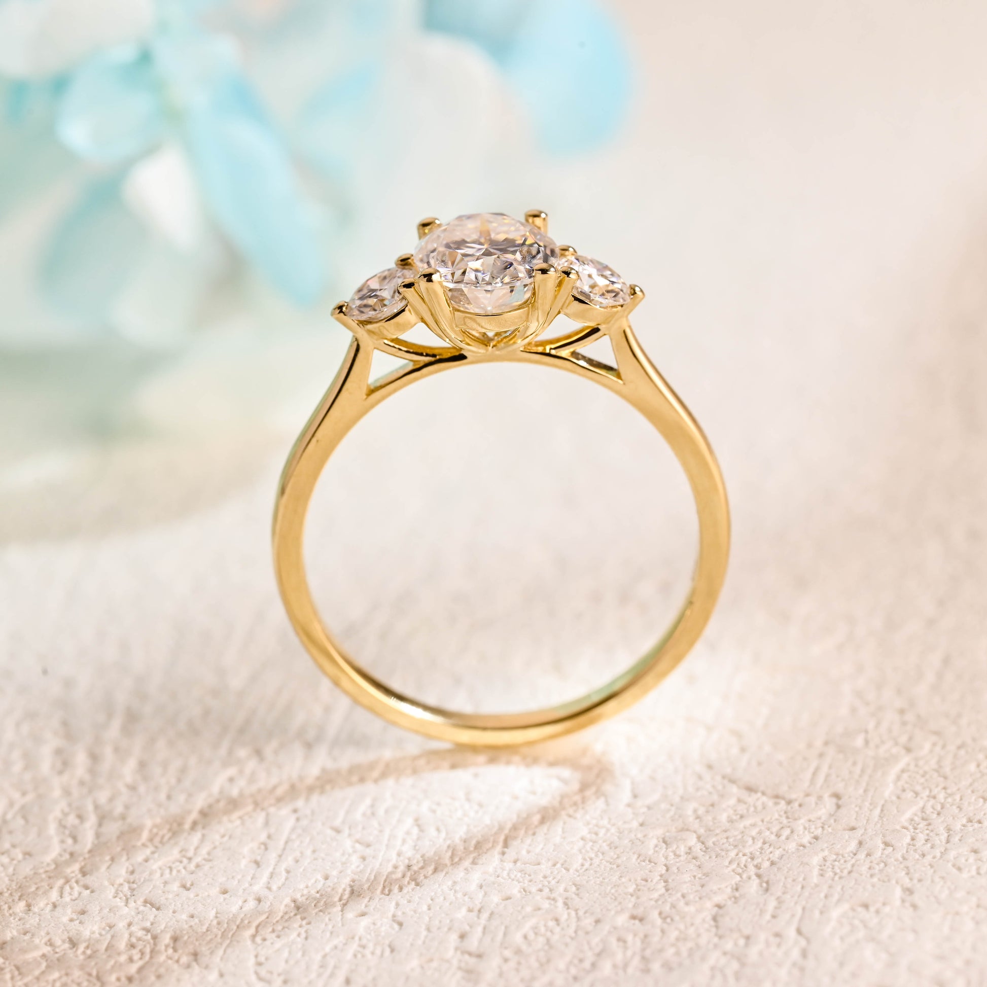 oval-cut-moissanite-engagement-ring-wedding-ring-three-stone-ring