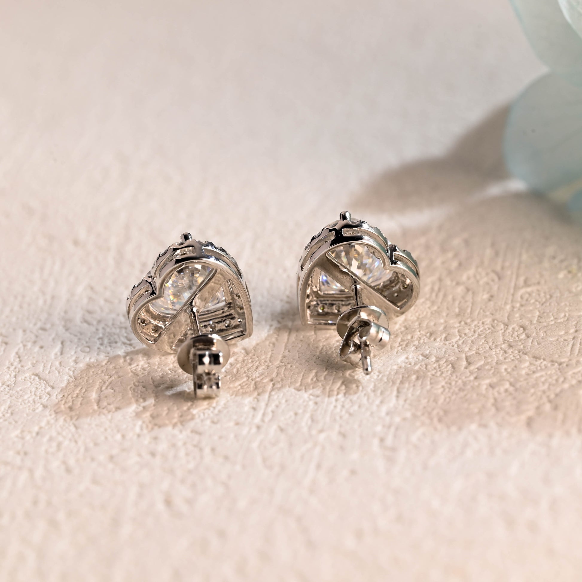 heart-cut-moissanite-earring-studs