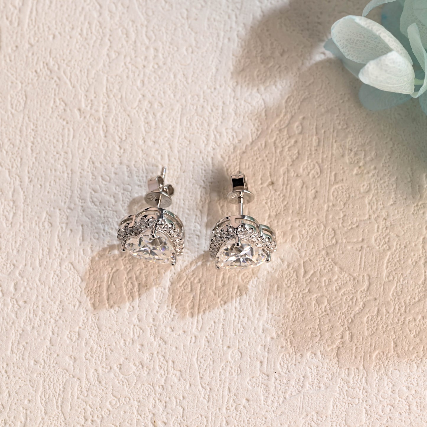 heart-cut-moissanite-earring-studs