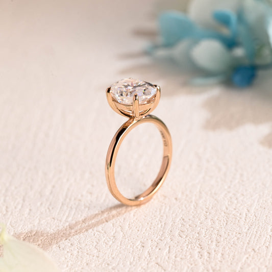 solitaire-oval-moissanite-engagement-ring