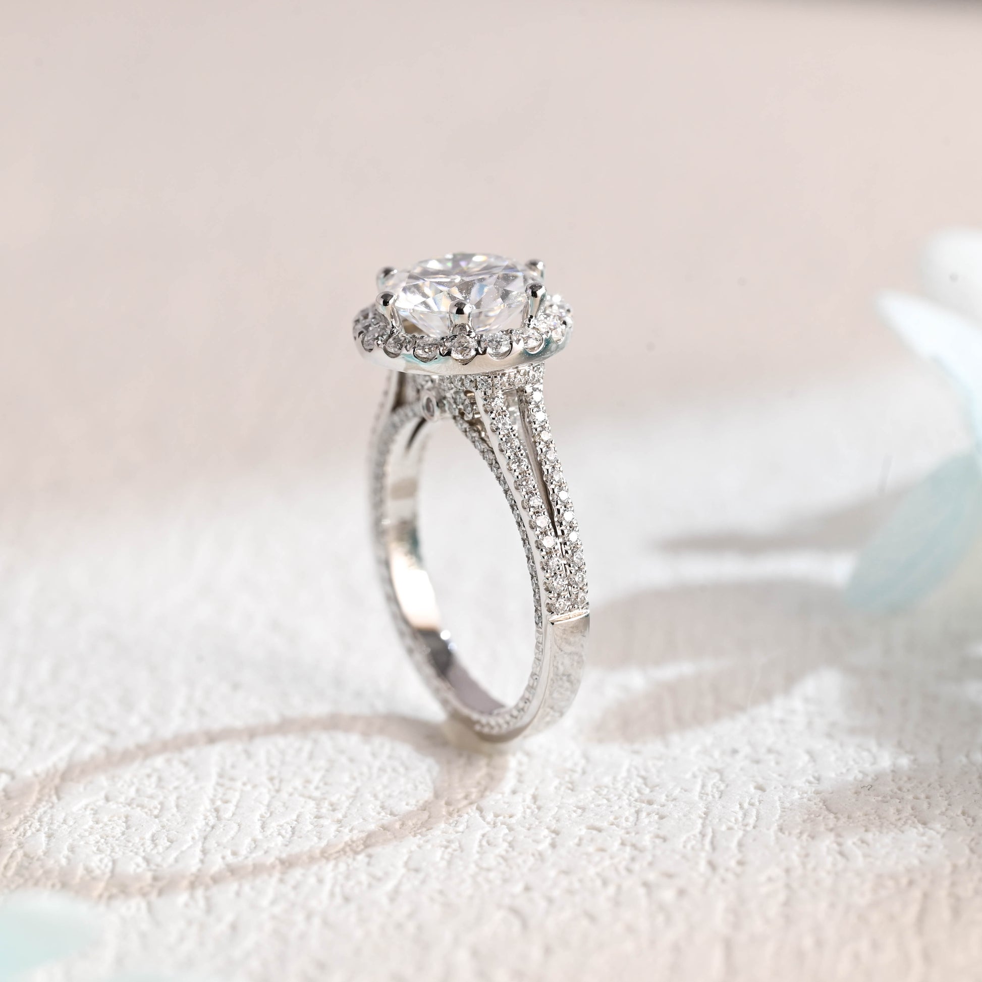 spilt-shank-round-cut-moissanite-engagement-ring-wedding-ring