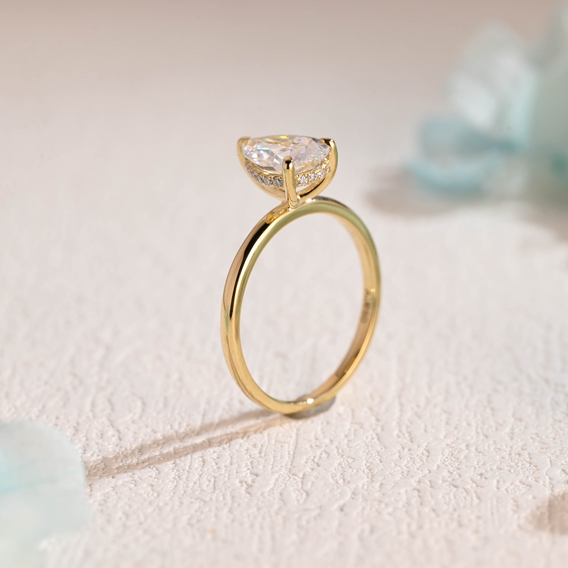 pear-cut-moissanite-engagement-ring