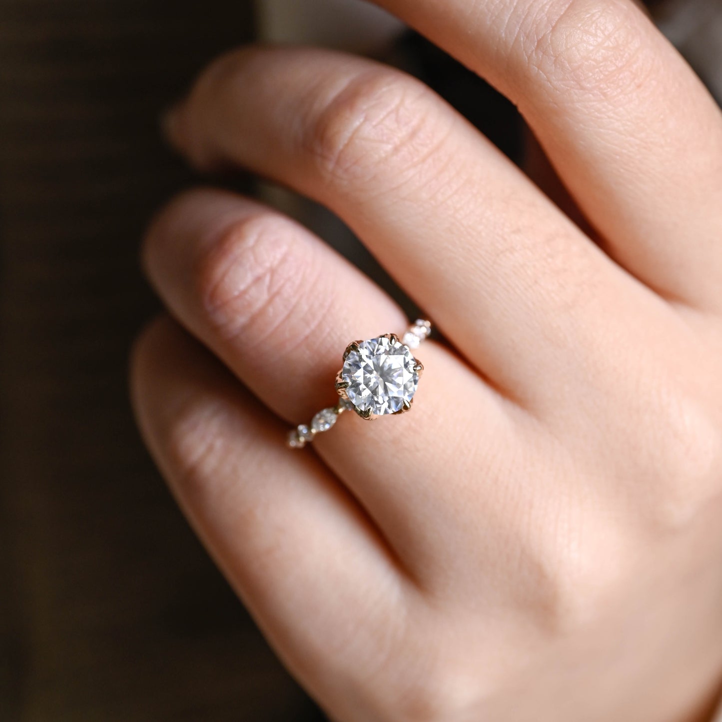 floral-tulip-setting-round-cut-moissanite-engagement-ring-wedding-ring