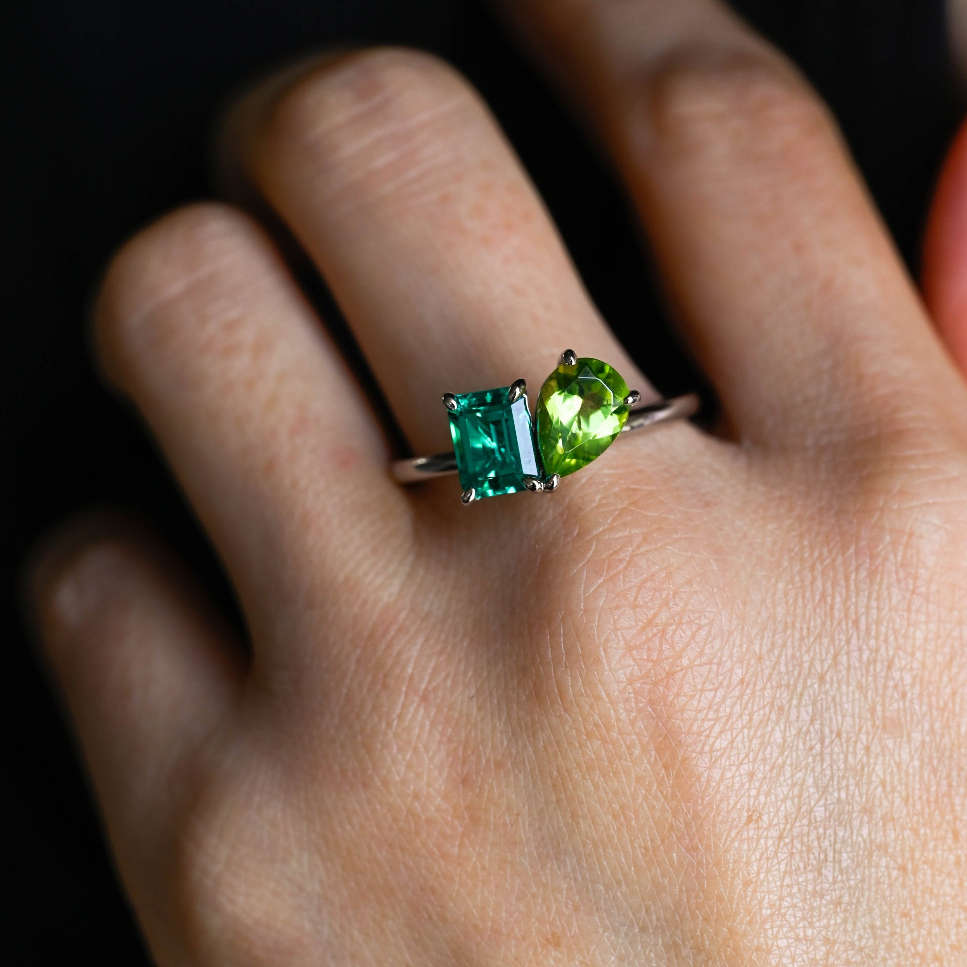 peridot-emerald-toi-et-moi-engagement-ring-dual-stone-wedding-ring