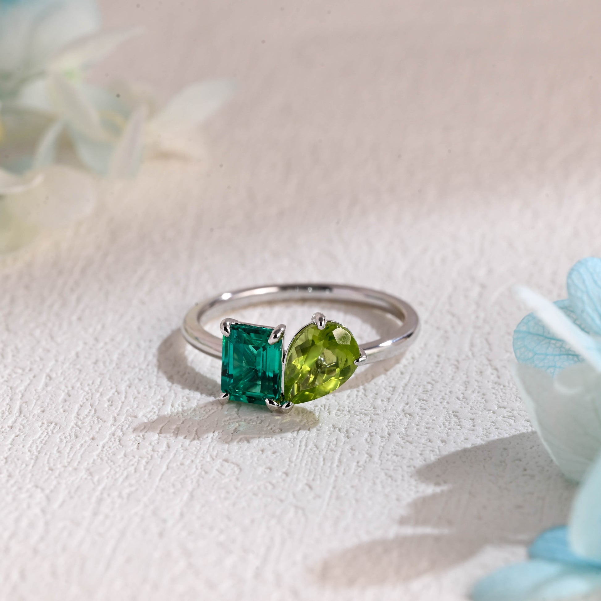 peridot-emerald-toi-et-moi-engagement-ring-dual-stone-wedding-ring