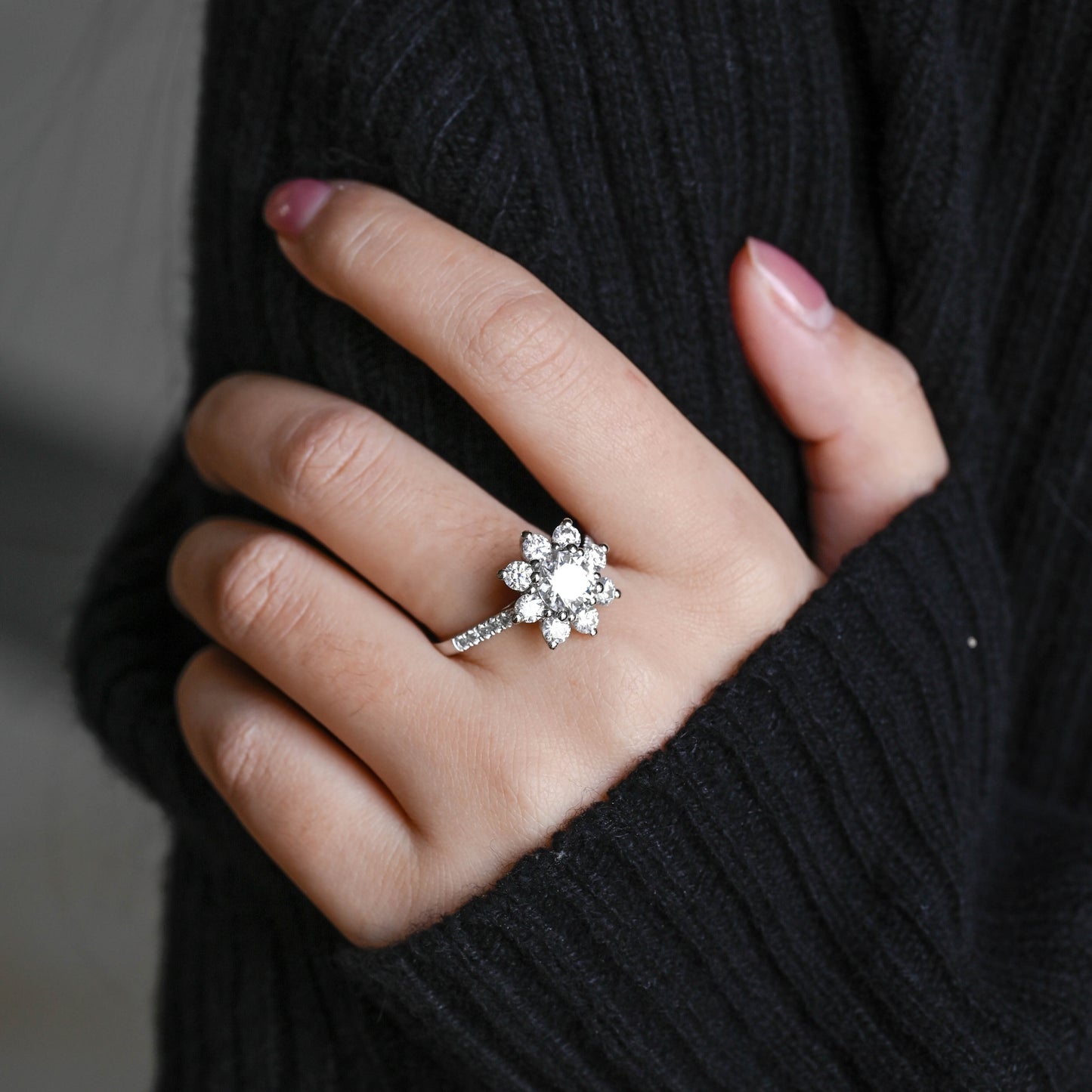 snowflake-round-cut-moissanite-engagement-ring-wedding-ring-cathedral-setting-ring