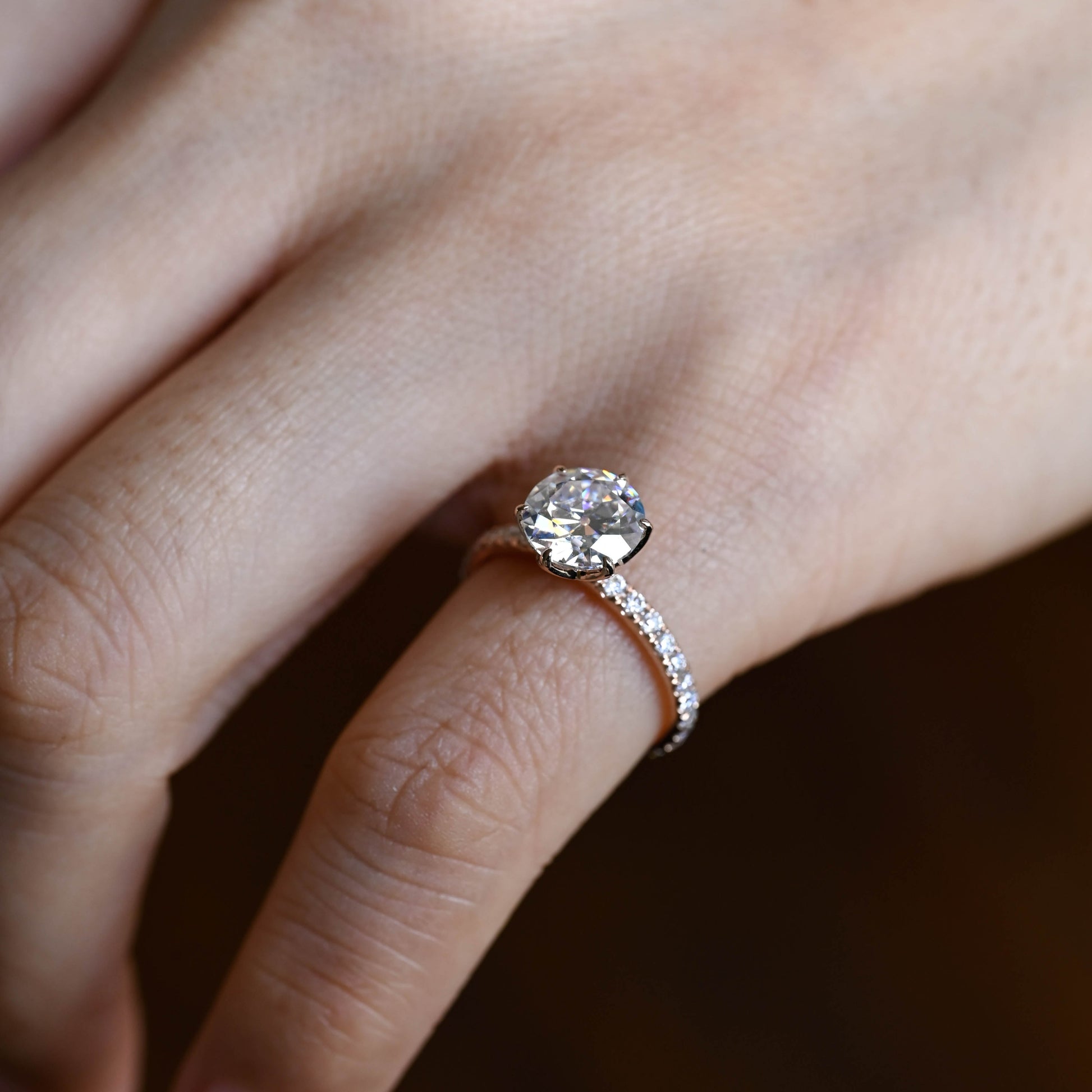 half-eternity-round-cut-moissanite-ring-engagement-ring-wedding-ring