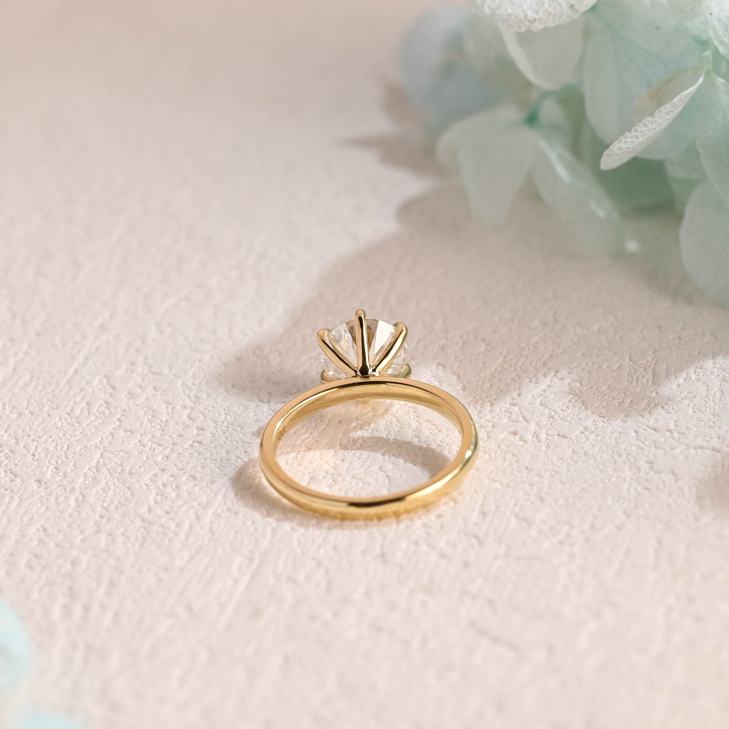 solitaire-round-cut-moissanite-wedding-ring-engagement-ring-dainty-promise-ring