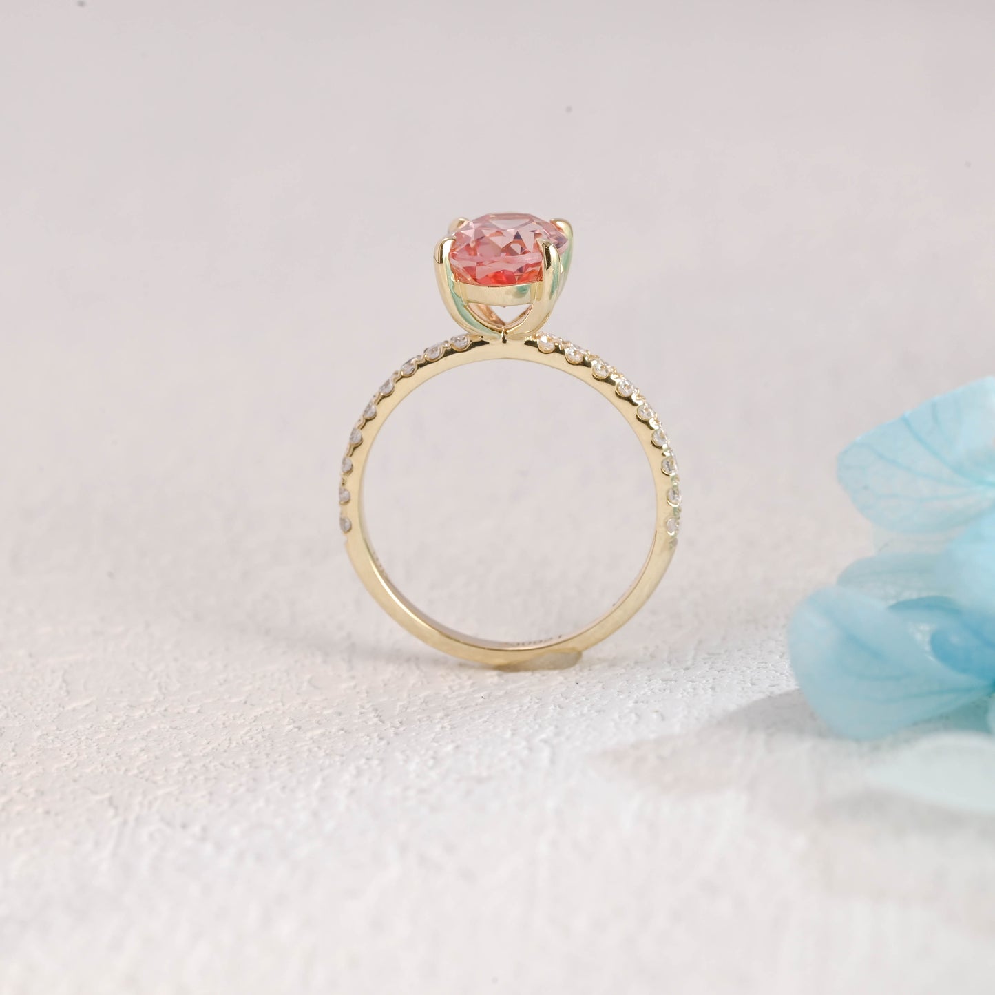 causyou-solid-gold-oval-cut-lab-grown-pink-sapphire-engagement-ring