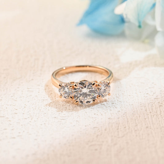 three-stone-round-cut-moissanite-engagement-ring-wedding-ring