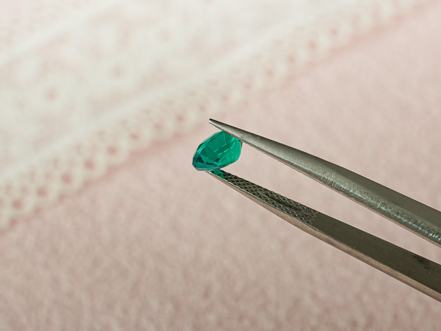 Oval Cut Lab Grown Emerald Loose Stone for Jewelry Making