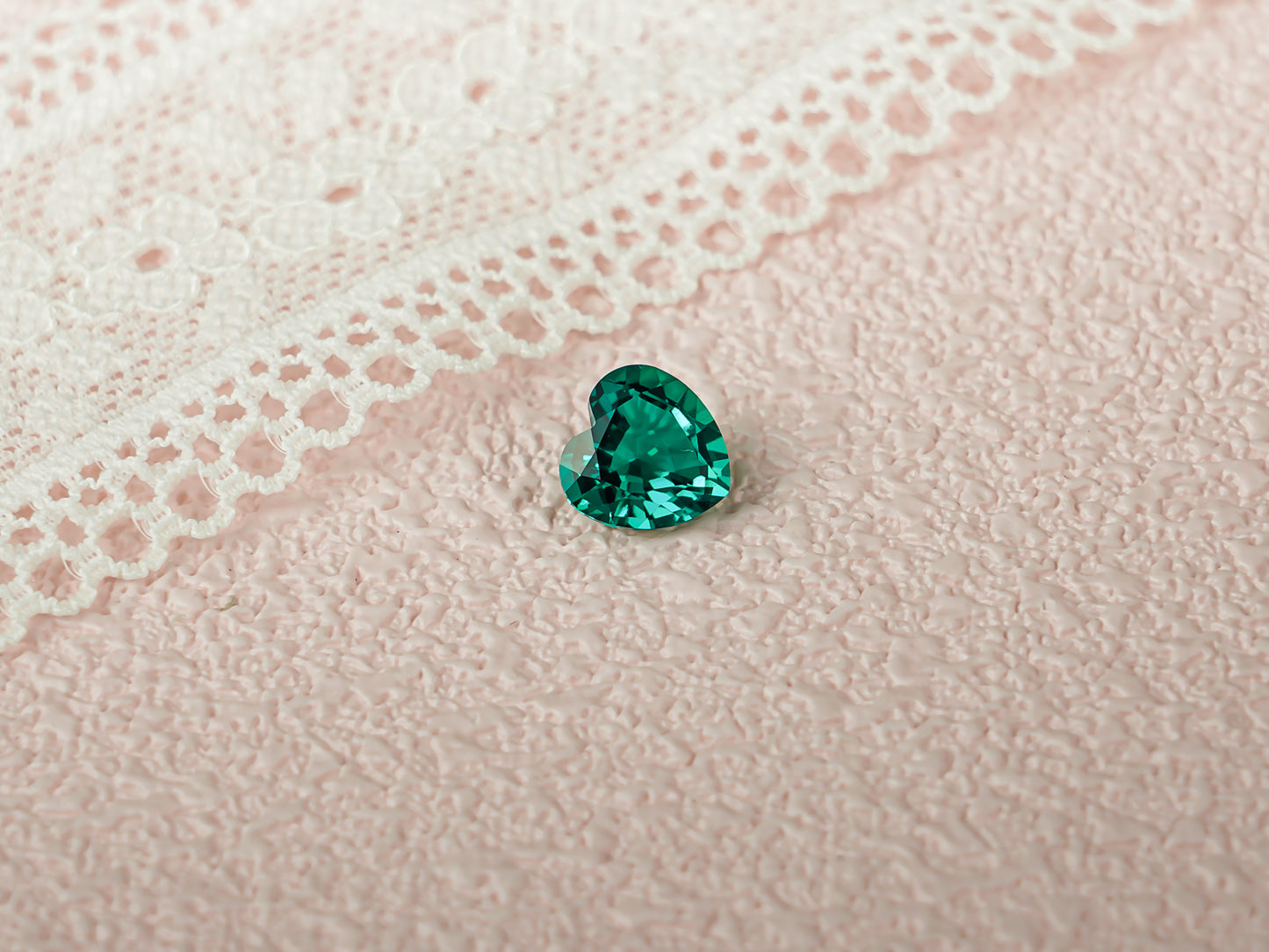 Heart Cut Lab Grown Emerald Loose Stone for Jewelry Making