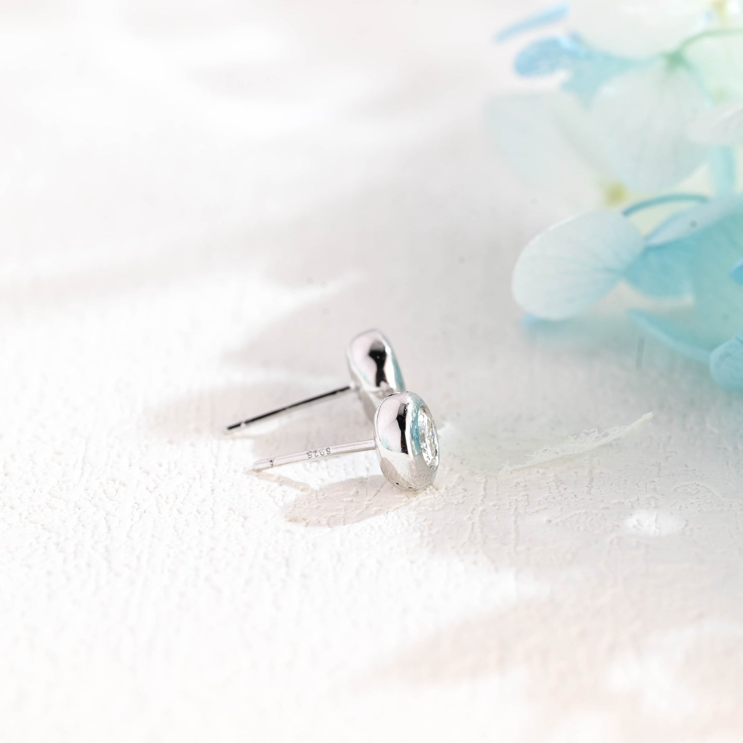 bezel-round-cut-moissanite-earring-studs-wedding-gifts-for-women