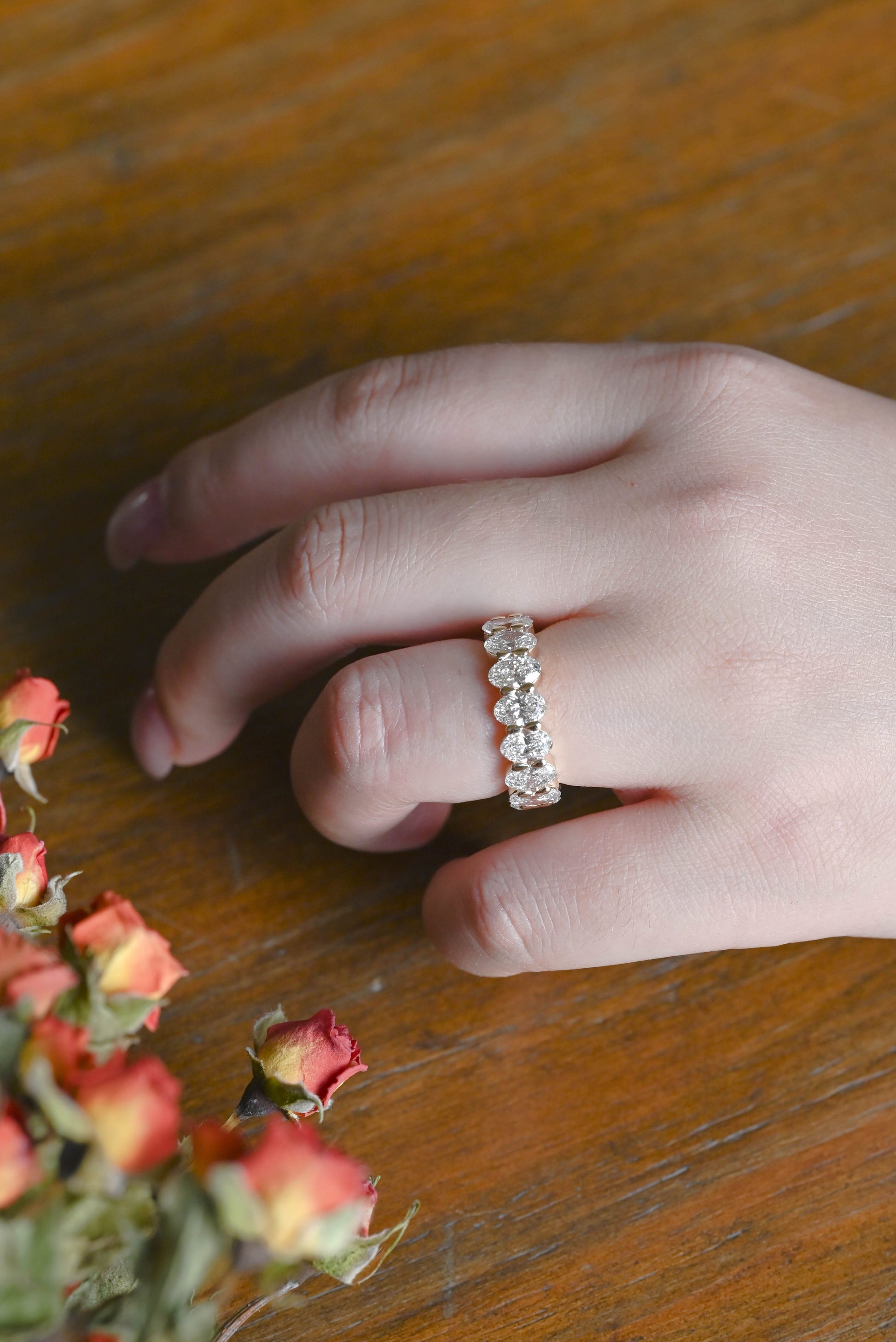 CausYou lab diamond wedding ring Solid Gold 4*6mm Oval Lab Diamond Wedding Band for Woman
