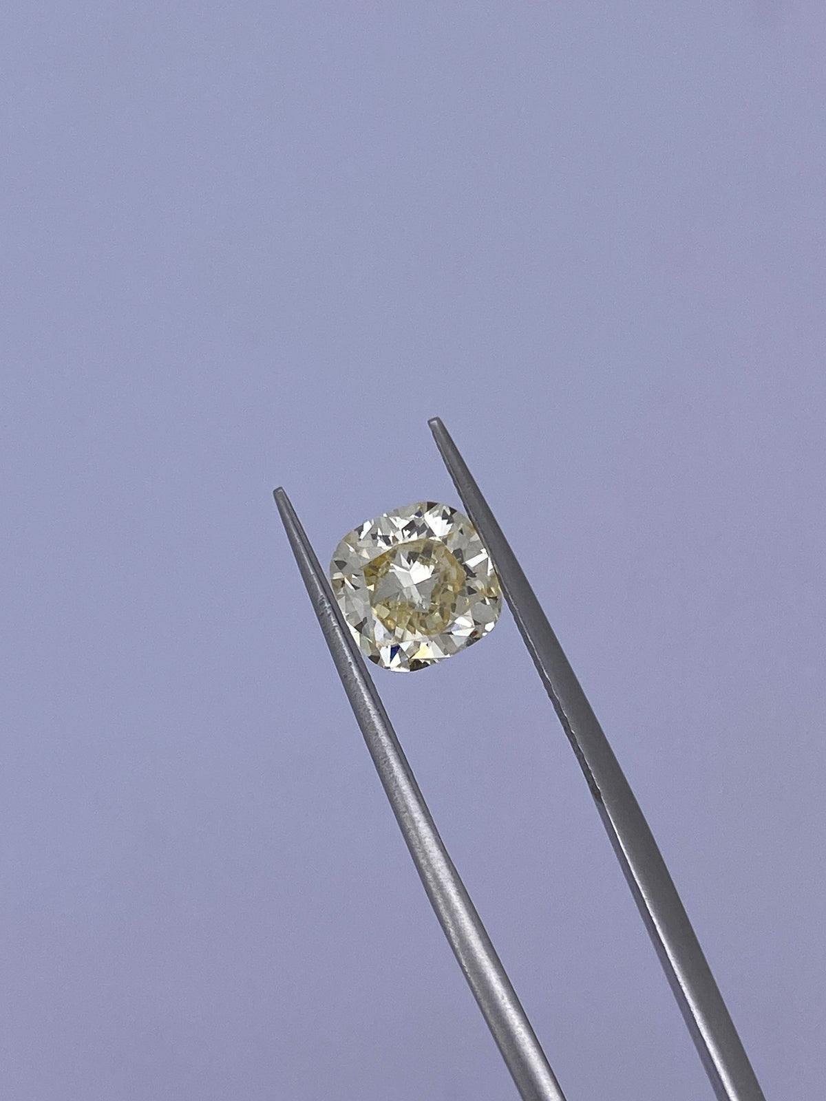 CausYou loose diamond IGI Certificate Cushion Cut Yellow Lab Diamond