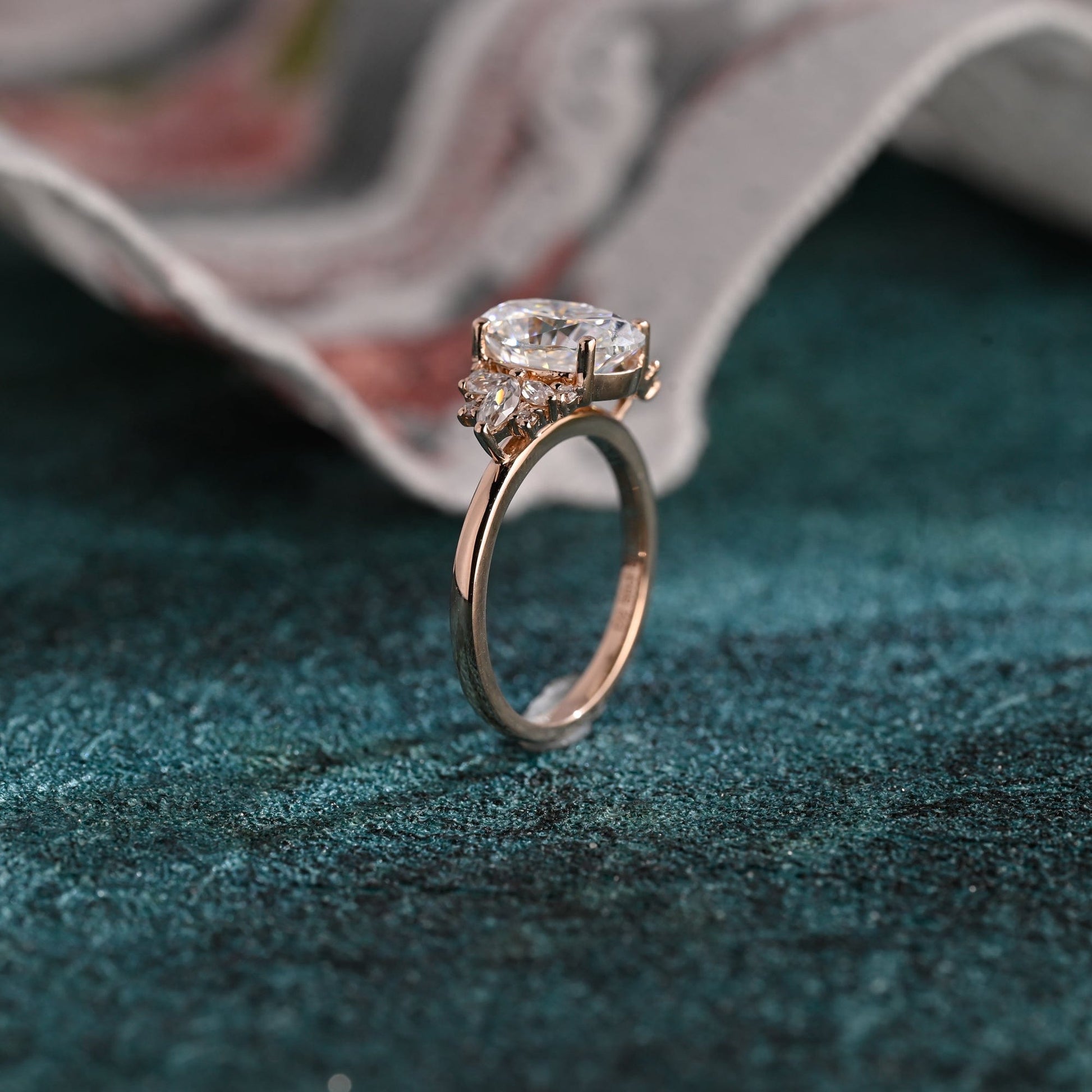 CausYou oval cut diamond engagement ring CausYou Solid Gold D/VS1 Cluster Oval Cut Lab Grown Diamond Engagement Ring, Multi-Stone Diamond Wedding Ring
