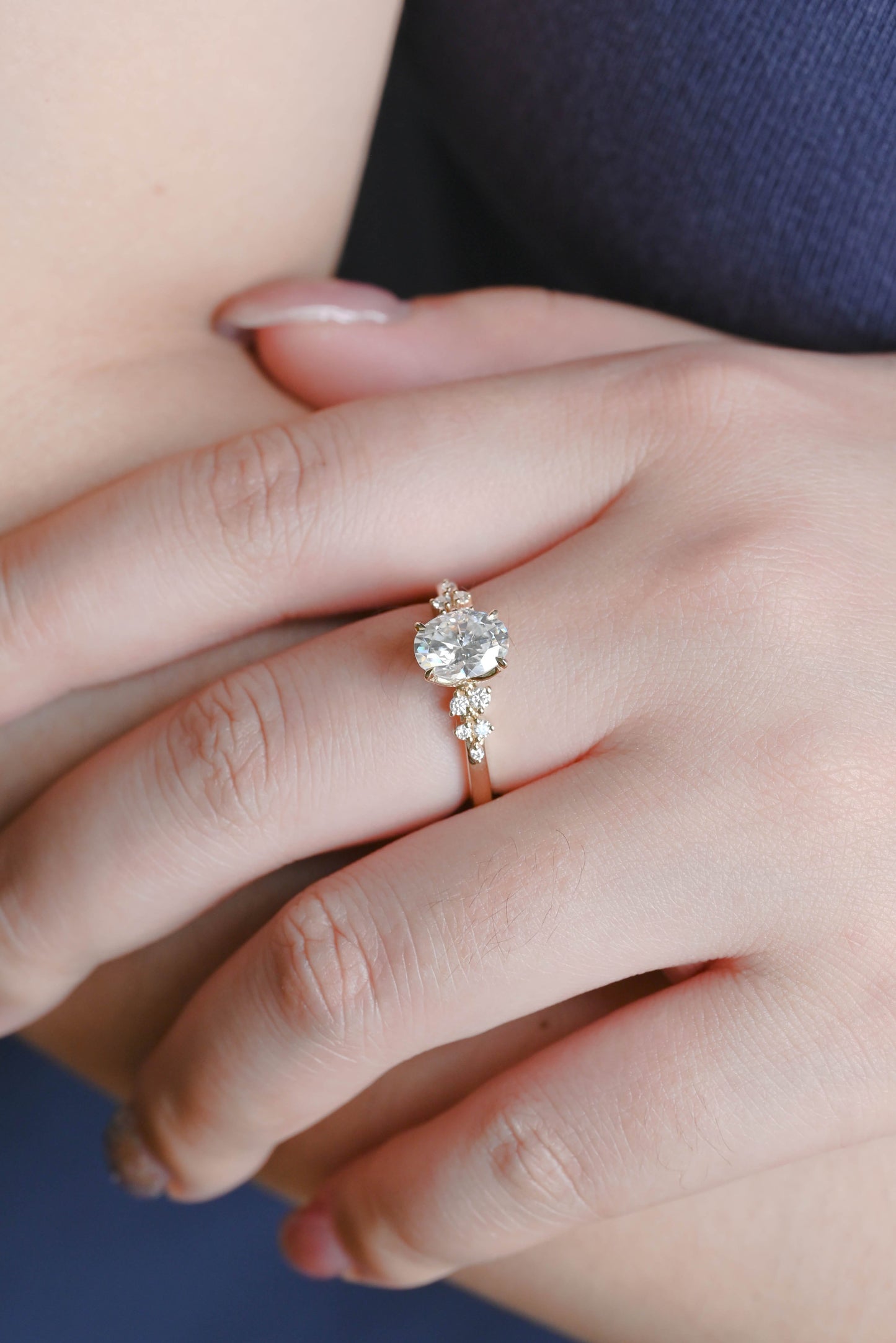 CausYou oval cut diamond engagement ring Solid Gold D/VS1 Oval Cut Lab Grown Diamond Engagement Ring