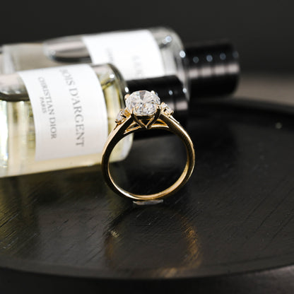 CausYou oval cut diamond engagement ring Solid Gold D/VS1 Oval Cut Lab Grown Diamond Engagement Ring