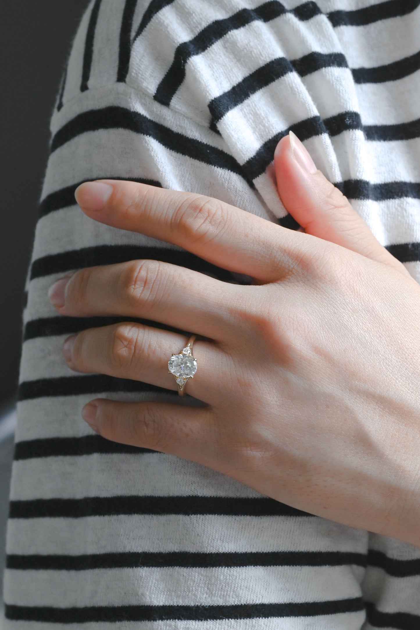 CausYou oval cut diamond engagement ring Solid Gold D/VS1 Oval Cut Lab Grown Diamond Engagement Ring