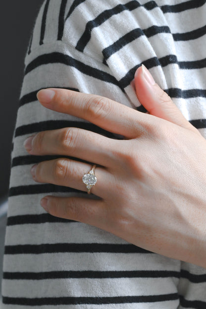 CausYou oval cut diamond engagement ring Solid Gold D/VS1 Oval Cut Lab Grown Diamond Engagement Ring