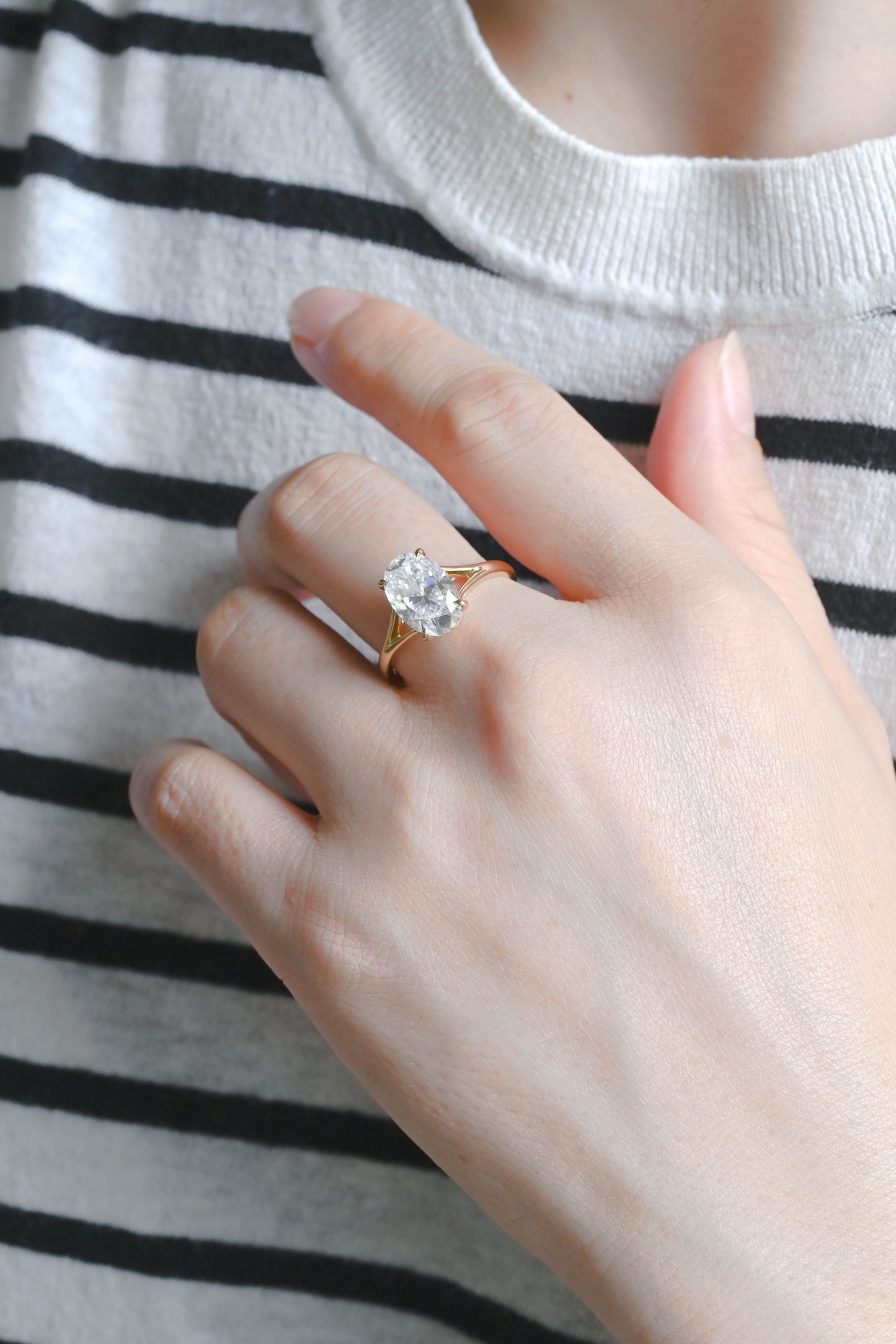 CausYou oval cut diamond engagement ring Solid Gold D/VS1 Split Shank Oval Cut Lab Grown Diamond Engagement Ring