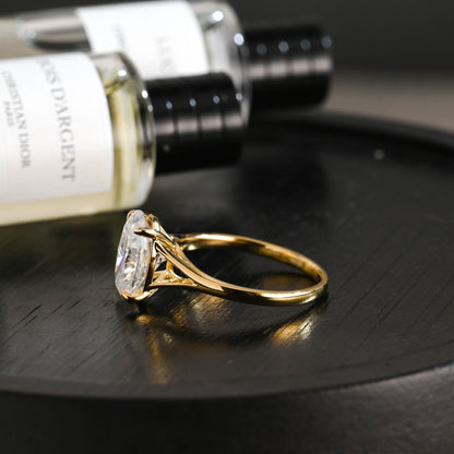 CausYou oval cut diamond engagement ring Solid Gold D/VS1 Split Shank Oval Cut Lab Grown Diamond Engagement Ring