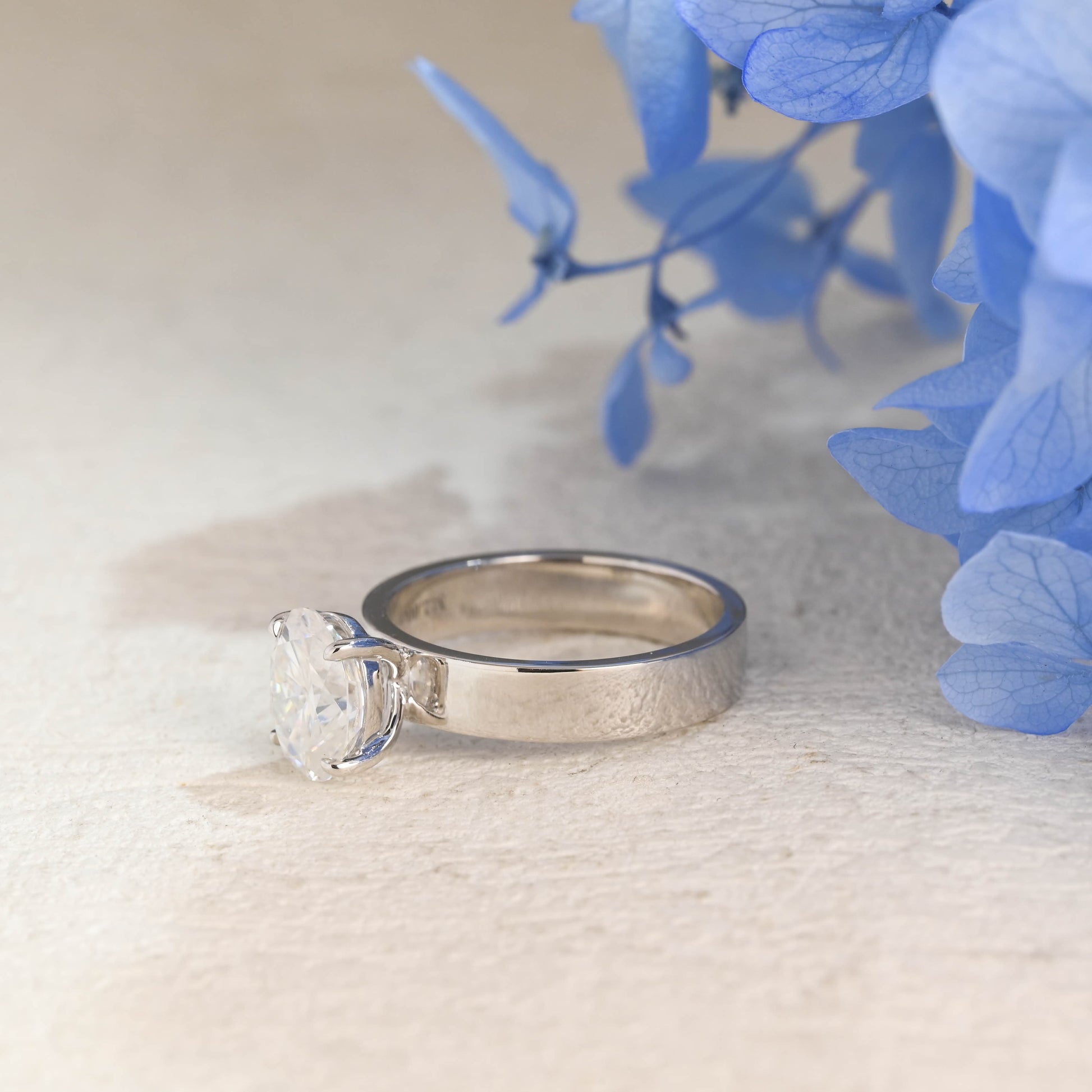 CausYou oval cut diamond engagement ring Solid Gold Oval Cut Lab Diamond Engagement Ring | D Color VS1 IGI Certified