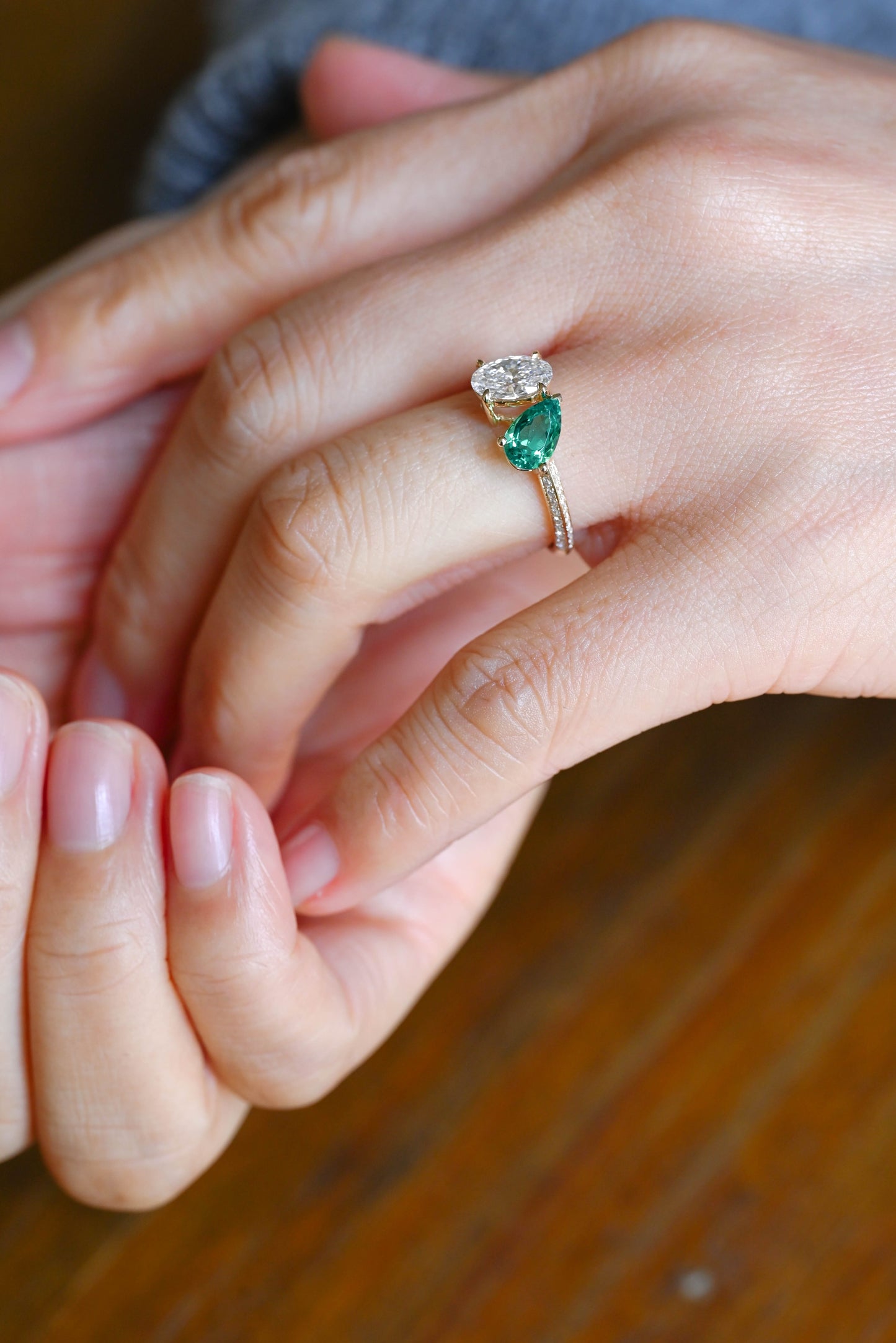 CausYou oval cut diamond engagement ring Solid Gold Oval Lab Diamond Engagement Ring | D VS1 IGI Certified, Emerald & Diamond Toi et Moi Ring