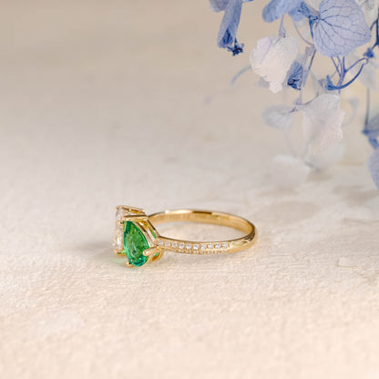 CausYou oval cut diamond engagement ring Solid Gold Oval Lab Diamond Engagement Ring | D VS1 IGI Certified, Emerald & Diamond Toi et Moi Ring