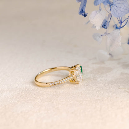 CausYou oval cut diamond engagement ring Solid Gold Oval Lab Diamond Engagement Ring | D VS1 IGI Certified, Emerald & Diamond Toi et Moi Ring