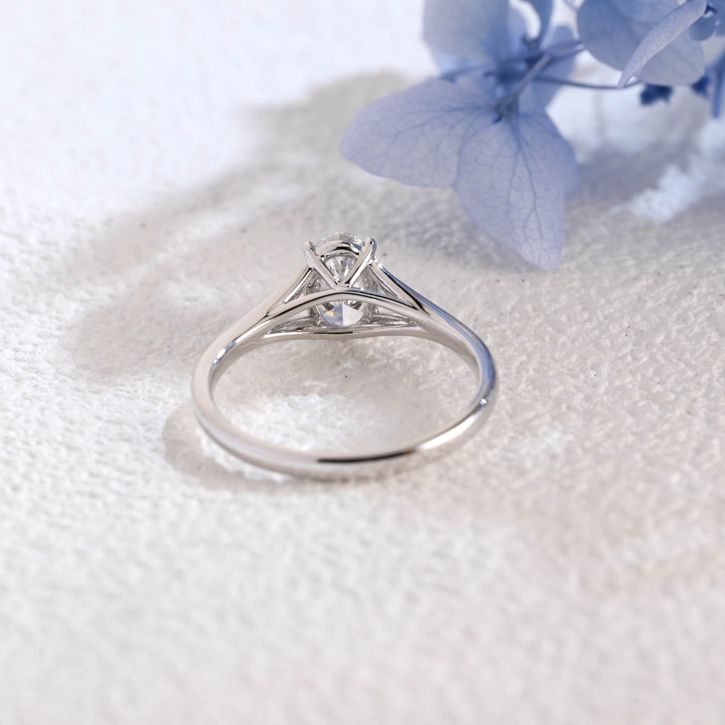 CausYou oval cut diamond engagement ring Solid Gold Split Shank Oval Lab Diamond Engagement Ring | D Color VS1 IGI Certified