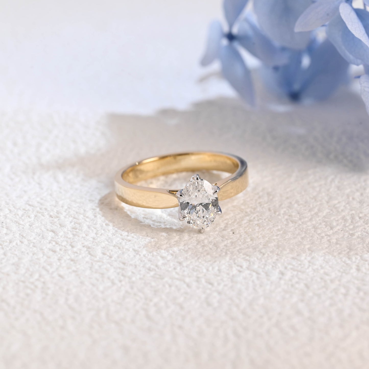 CausYou oval cut diamond engagement ring Solid Gold Two Tone Oval Cut Lab Diamond Engagement Ring | D Color VS1 IGI Certified
