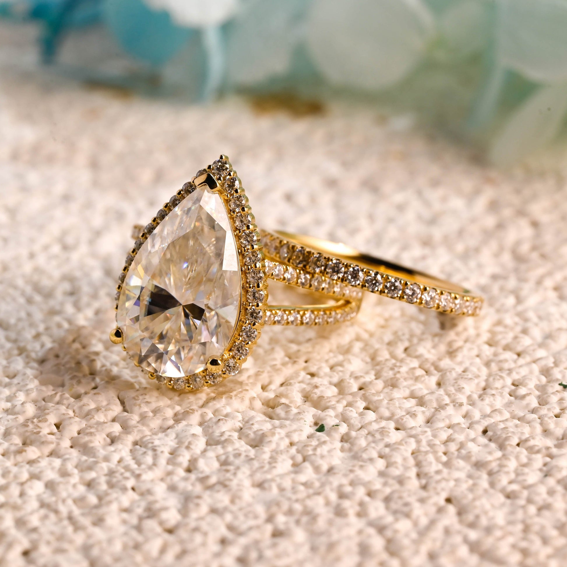 Solid Gold 8CT Split Shank Pear Cut Moissanite Engagement Ring and