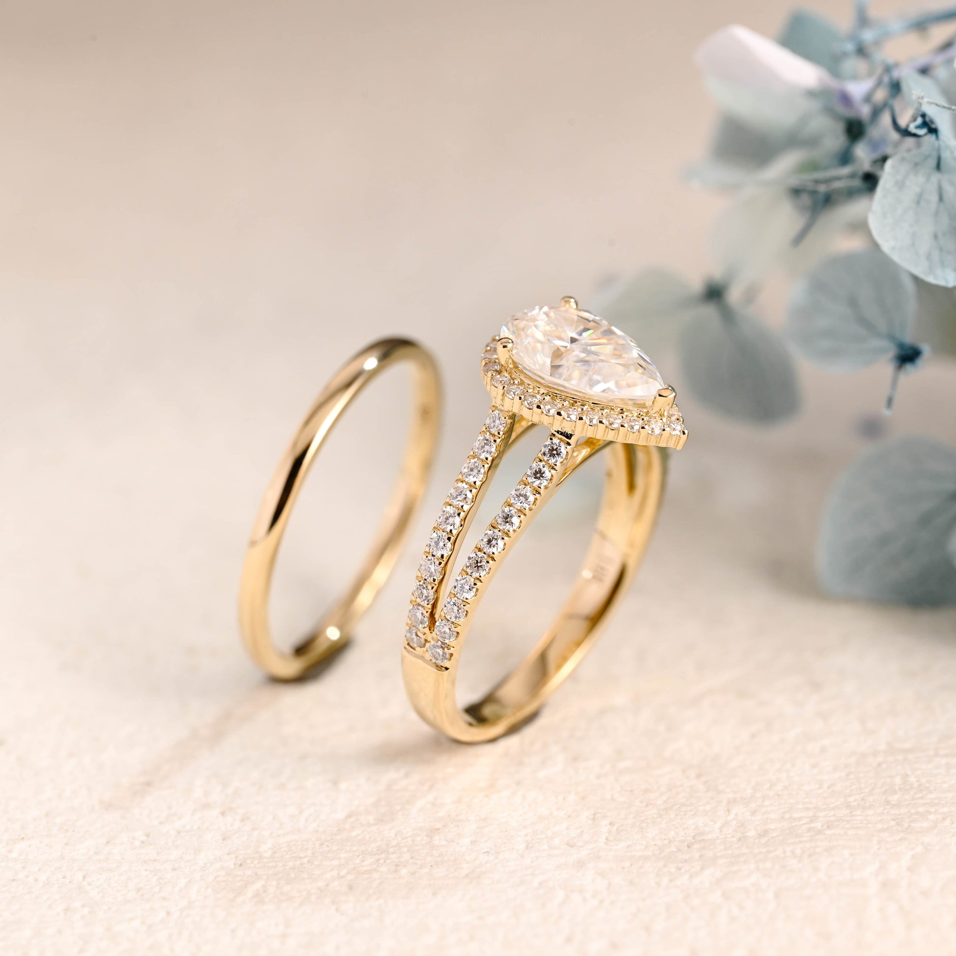 CausYou pear cut bridal set Solid Gold Pear Cut Moissanite Engagement Ring and Wedding Ring Set