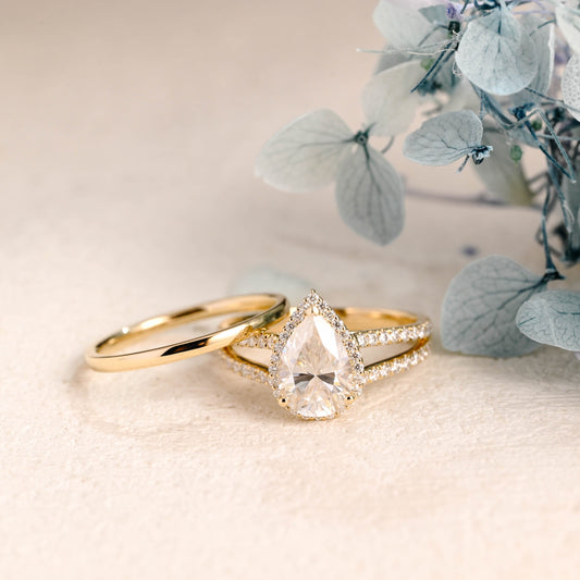 CausYou pear cut bridal set Solid Gold Pear Cut Moissanite Engagement Ring and Wedding Ring Set
