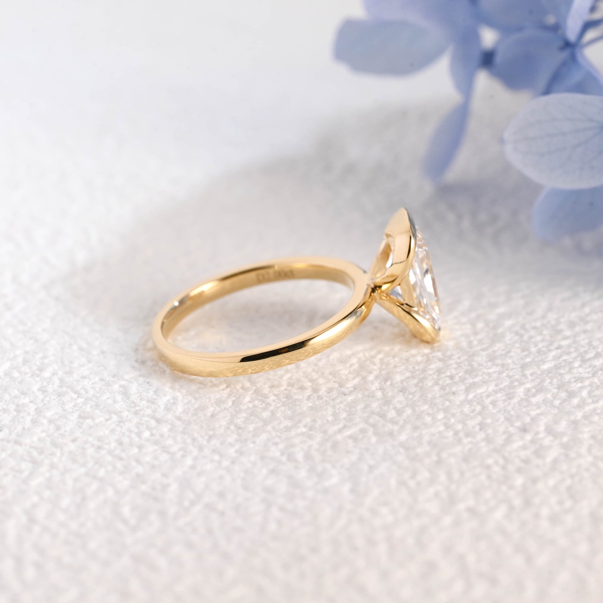 CausYou radiant cut diamond engagement ring Solid Gold Solitaire Radiant Cut Lab Diamond Engagement Ring | D Color VS1 IGI Certified
