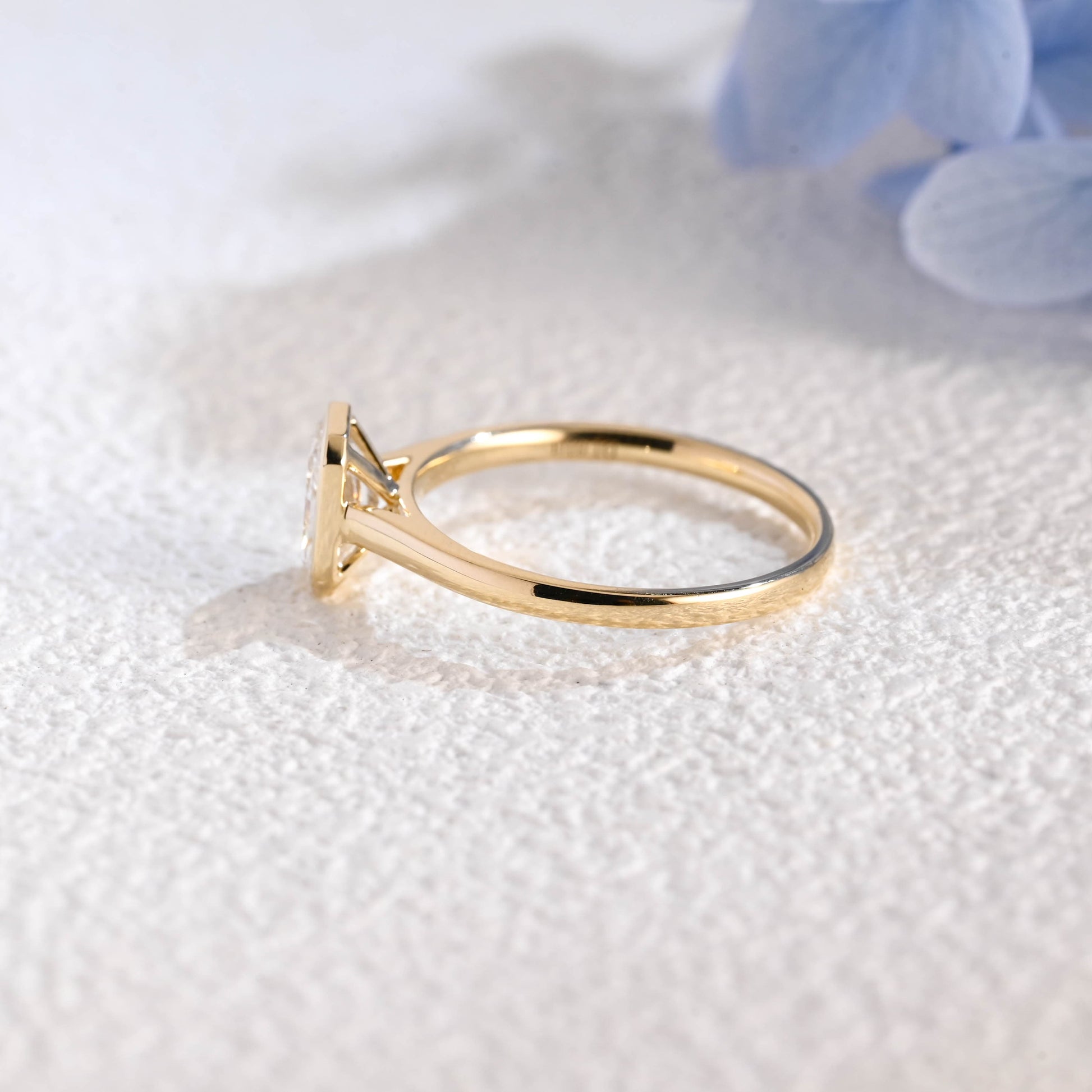 CausYou radiant cut diamond engagement ring Solid Gold Solitaire Radiant Cut Lab Diamond Engagement Ring | D Color VS1 IGI Certified