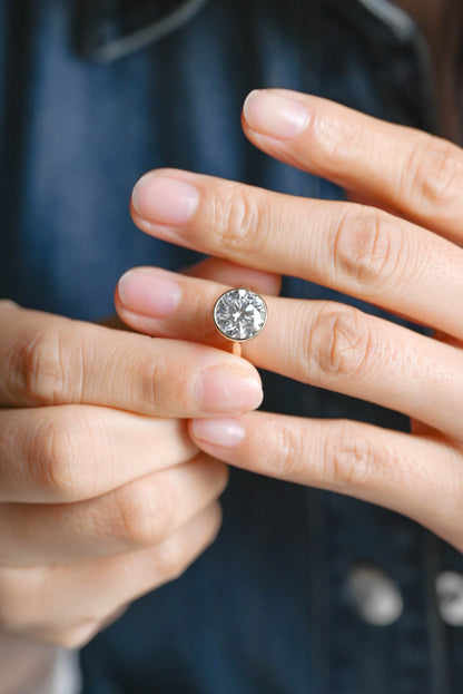 CausYou round cut diamond engagement ring Solid Gold D/VS1 Bezel High Setting Round Cut Lab Grown Diamond Engagement Ring