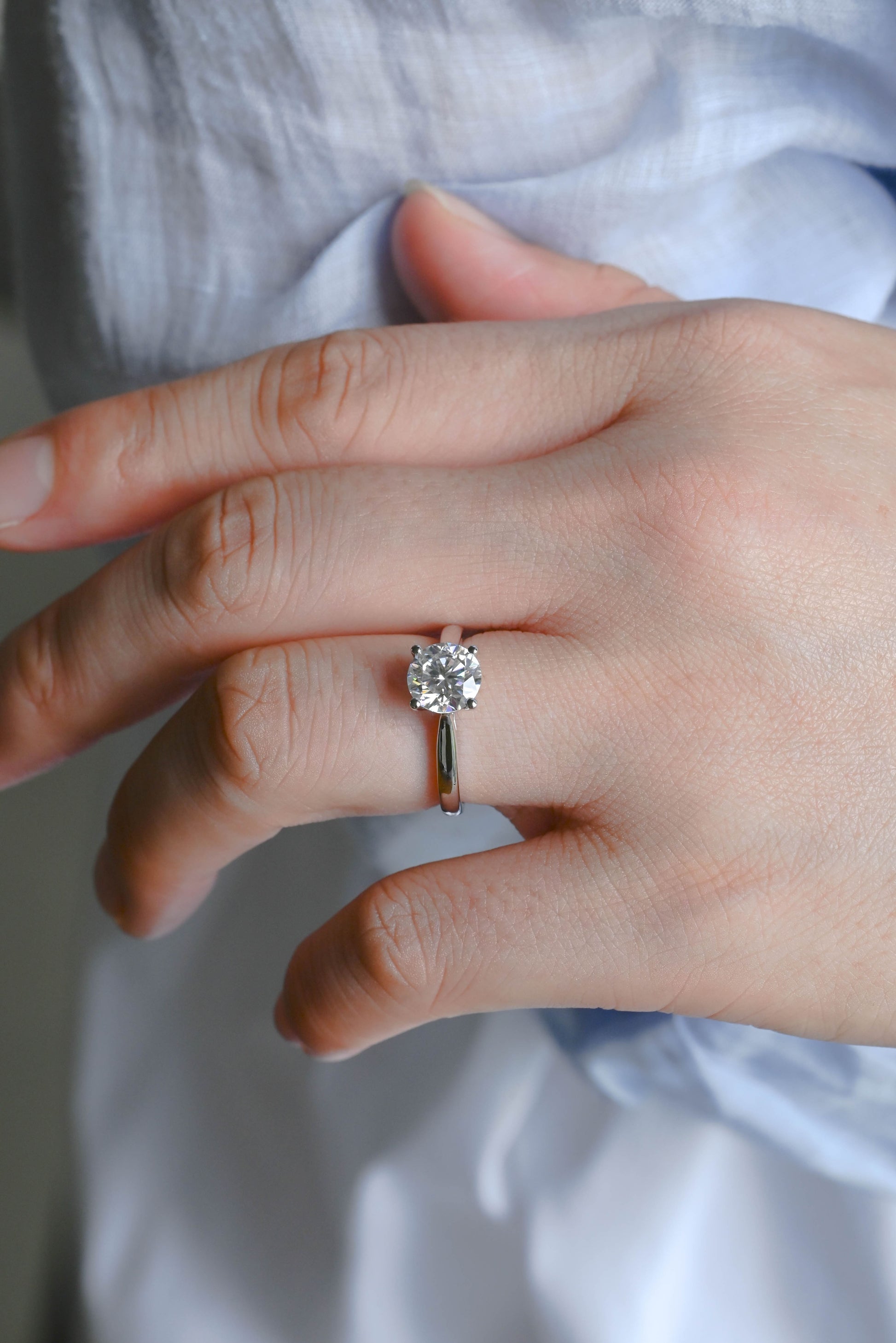 CausYou round cut diamond engagement ring Solid Gold D/VS1 Cathedral Setting Round Cut Lab Grown Diamond Engagement Ring